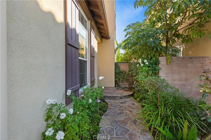 10 Hallwood, Irvine, California 92602