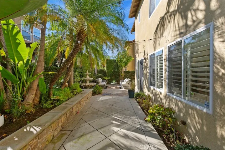 10 Hallwood, Irvine, California 92602