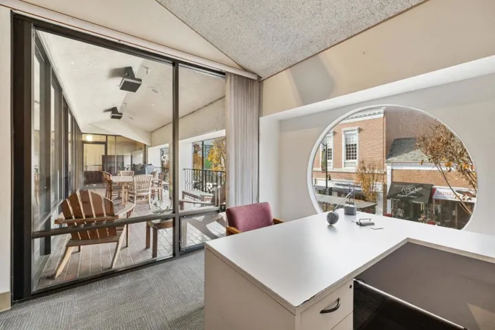 1419 Burlingame Avenue R, Burlingame, California 94010