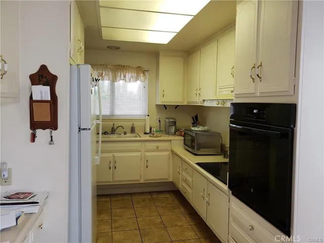 2212 Via Mariposa E Unit D, Laguna Woods, California 92639