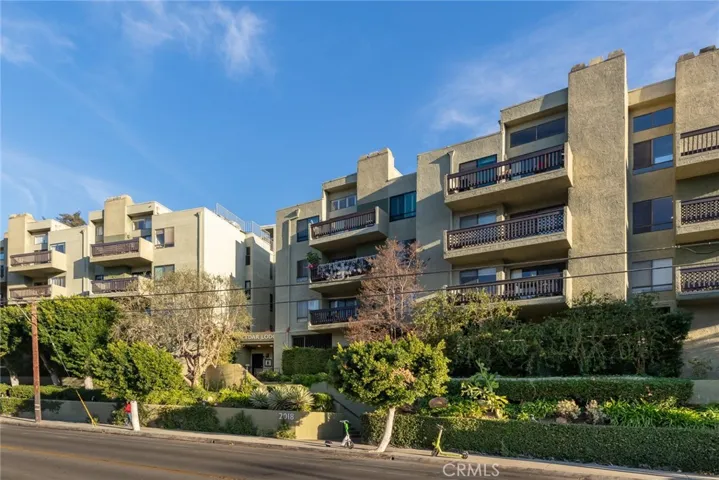 2018 Griffith Park Boulevard 216, Los Angeles, California 90039