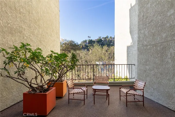 2018 Griffith Park Boulevard 216, Los Angeles, California 90039