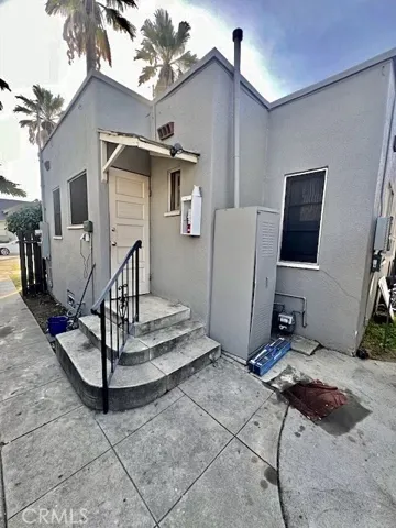 700 N Towne Avenue, Pomona, California 91767
