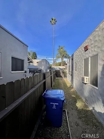 700 N Towne Avenue, Pomona, California 91767