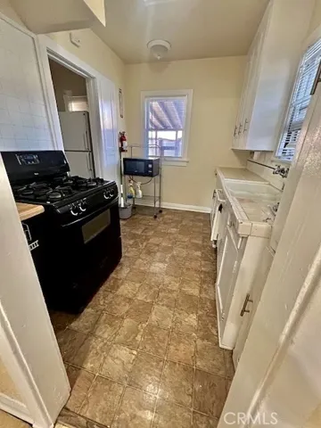 700 N Towne Avenue, Pomona, California 91767