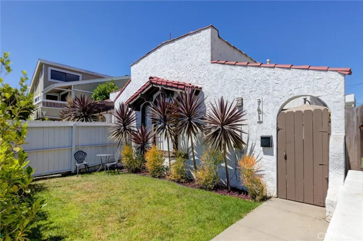 757 Redondo Avenue, Long Beach, California 90804