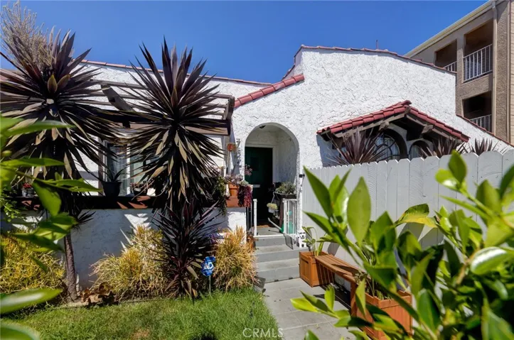 757 Redondo Avenue, Long Beach, California 90804