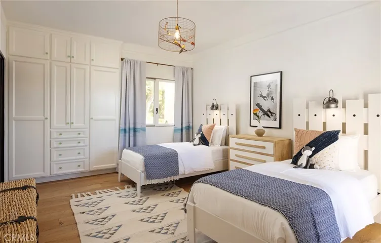 Downstairs Secondary  bedroom with ensuite bath