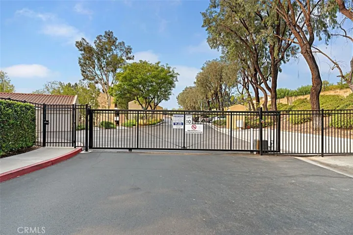 GATED COMMUNITY. CENTRALLY LOCATED IN THE HEART OF MISSION VIEJO.