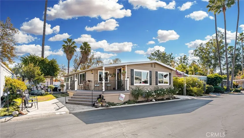 24921 Muirlands Boulevard Unit 16, Lake Forest, California 92630