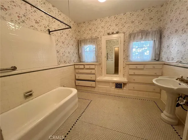 513 N Palm Avenue, Alhambra, California 91801