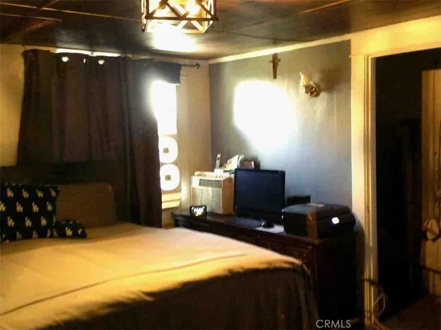 108 S Dillon Street, Los Angeles, California 90057