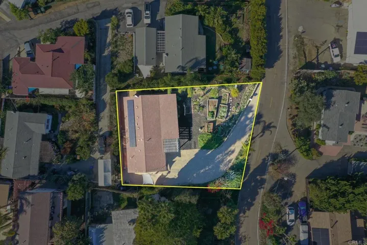 353 Lado De Loma Drive, Vista, California 92083