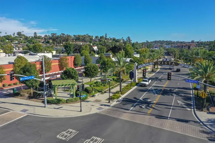 353 Lado De Loma Drive, Vista, California 92083