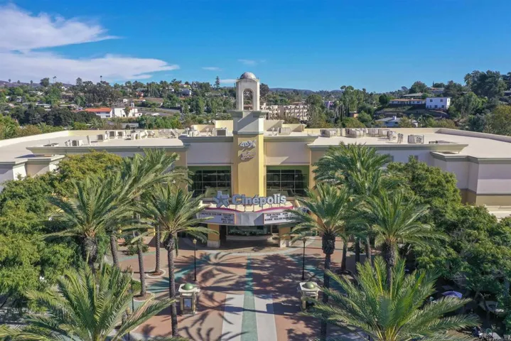 353 Lado De Loma Drive, Vista, California 92083