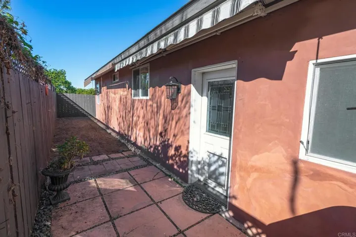 353 Lado De Loma Drive, Vista, California 92083