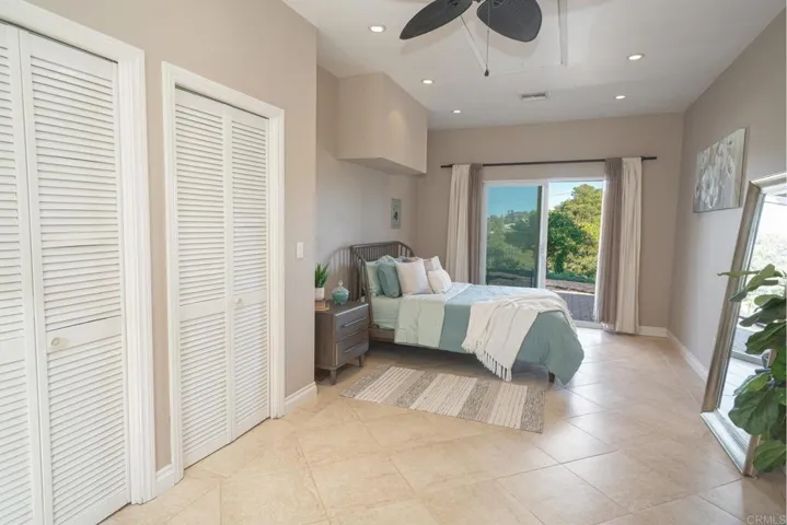 353 Lado De Loma Drive, Vista, California 92083