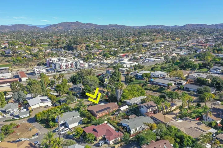 353 Lado De Loma Drive, Vista, California 92083