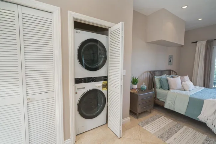 353 Lado De Loma Drive, Vista, California 92083