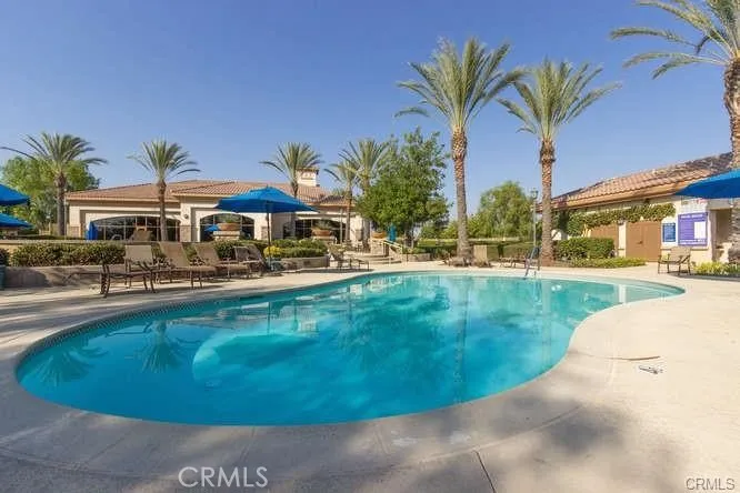 Solera Diamond Valley exterior pool area.