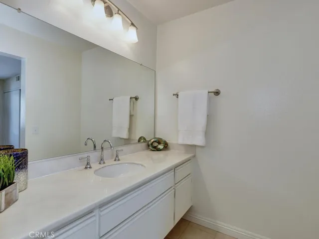 19 Briarglen 2, Irvine, California 92614