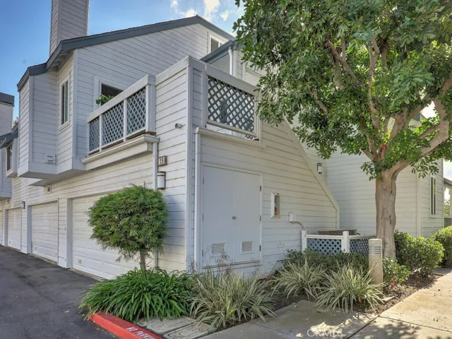 19 Briarglen 2, Irvine, California 92614