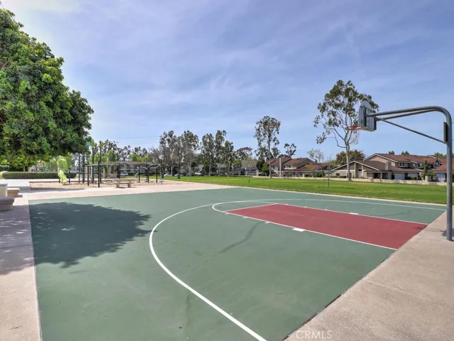 19 Briarglen 2, Irvine, California 92614
