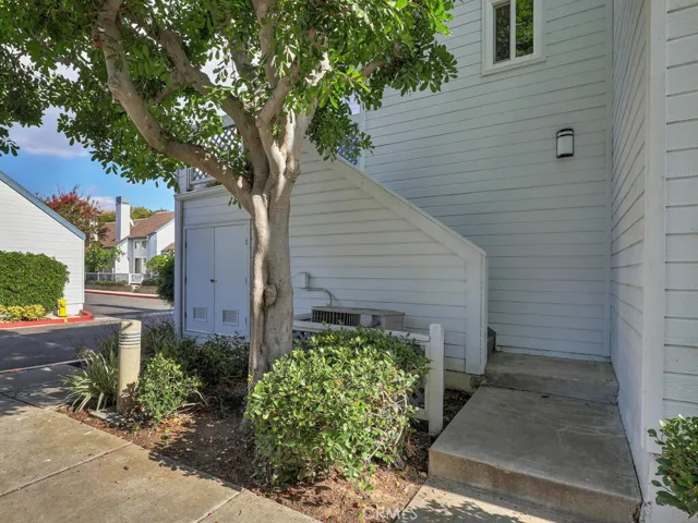 19 Briarglen 2, Irvine, California 92614