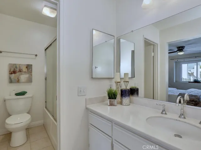 19 Briarglen 2, Irvine, California 92614