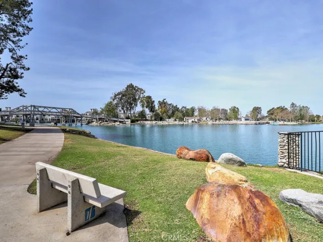 2 landmark lakes with docks and 2 beach lagoons!