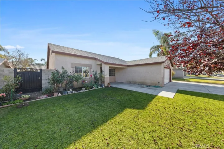 311 Ginger Snap Ln, Bakersfield, California 93307