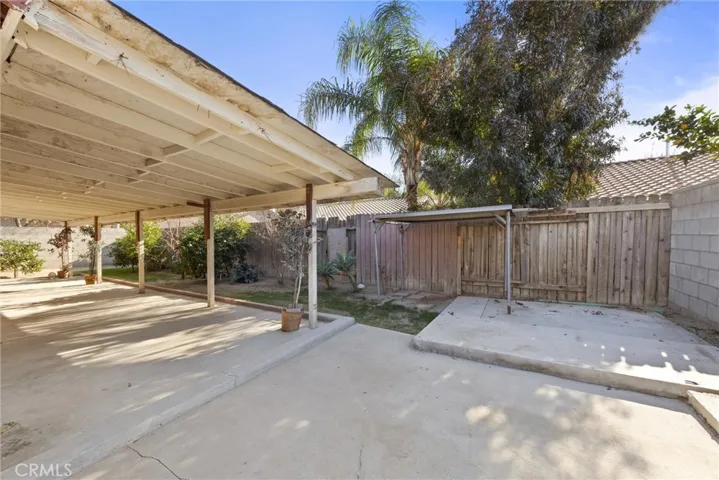 311 Ginger Snap Ln, Bakersfield, California 93307