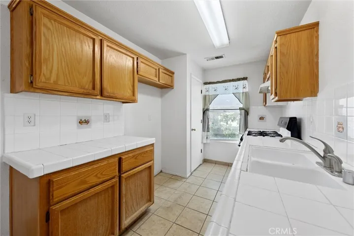 311 Ginger Snap Ln, Bakersfield, California 93307