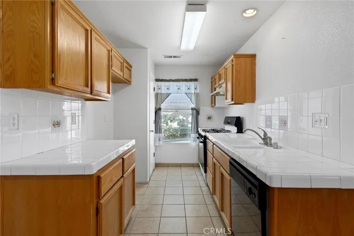 311 Ginger Snap Ln, Bakersfield, California 93307