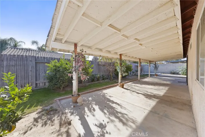 311 Ginger Snap Ln, Bakersfield, California 93307