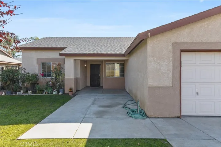 311 Ginger Snap Ln, Bakersfield, California 93307