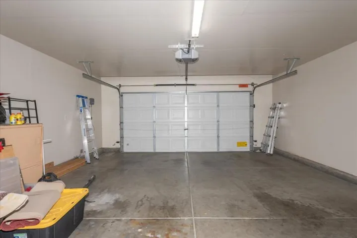 1184 Hazelnut Lane, Madera, California 93637