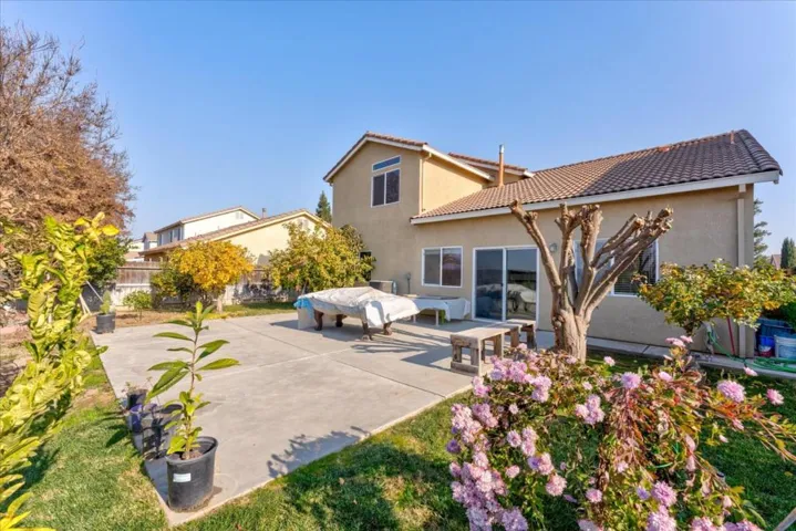1184 Hazelnut Lane, Madera, California 93637