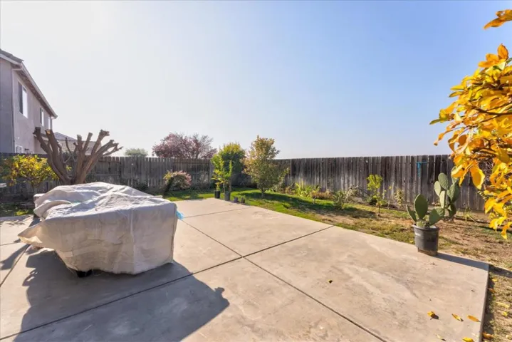 1184 Hazelnut Lane, Madera, California 93637