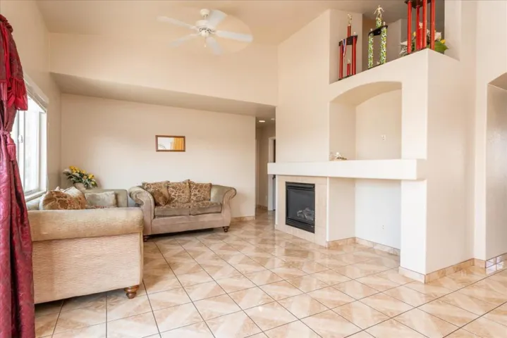 1184 Hazelnut Lane, Madera, California 93637