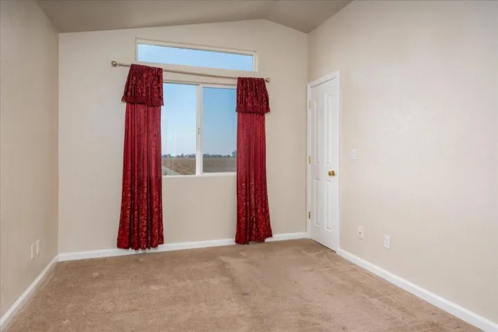 1184 Hazelnut Lane, Madera, California 93637