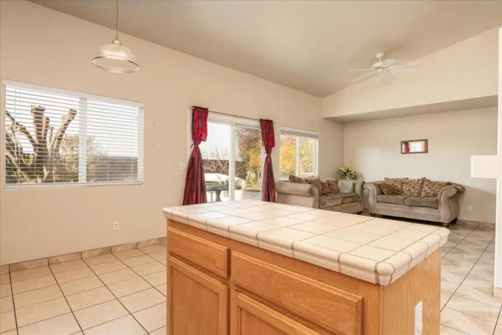 1184 Hazelnut Lane, Madera, California 93637