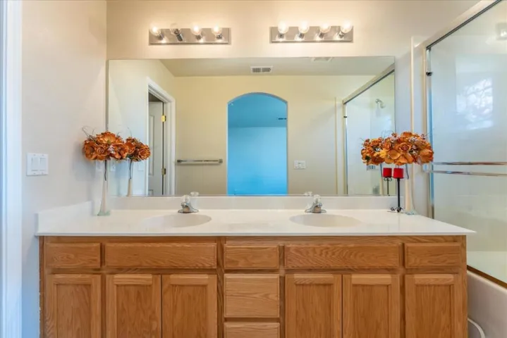 1184 Hazelnut Lane, Madera, California 93637