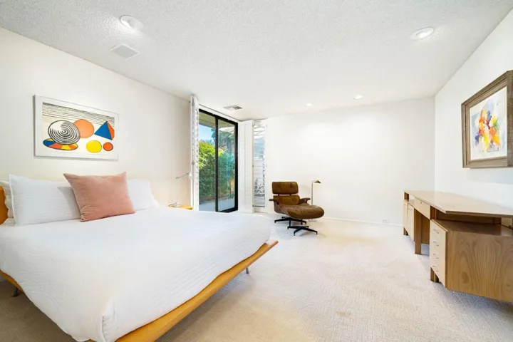 48-web-or-mls-MWSurrey-48