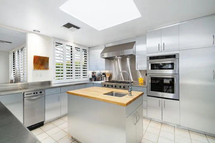 31-web-or-mls-MWSurrey-31