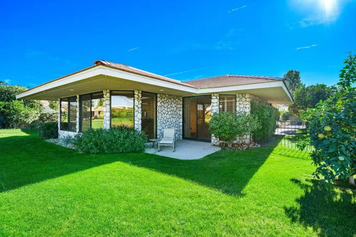 39-web-or-mls-MWSurrey-39