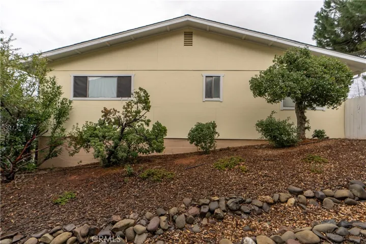 8883 Fairway Drive, Kelseyville, California 95451
