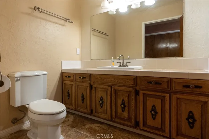 8883 Fairway Drive, Kelseyville, California 95451