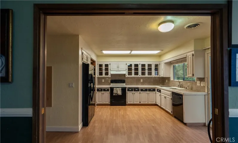 8883 Fairway Drive, Kelseyville, California 95451