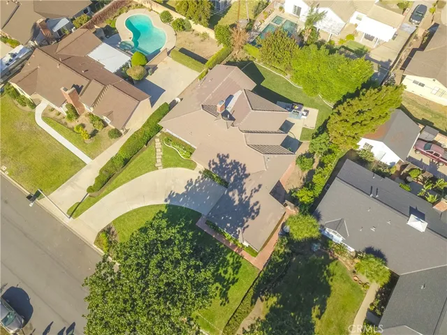 Great Access to Freeways, Restaurants and mall